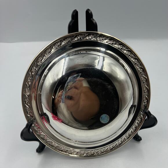 Vintage WM Rogers & Sons Round Silver Plated Serving Tray Spring Flowers #2048 - Picture 7 of 10